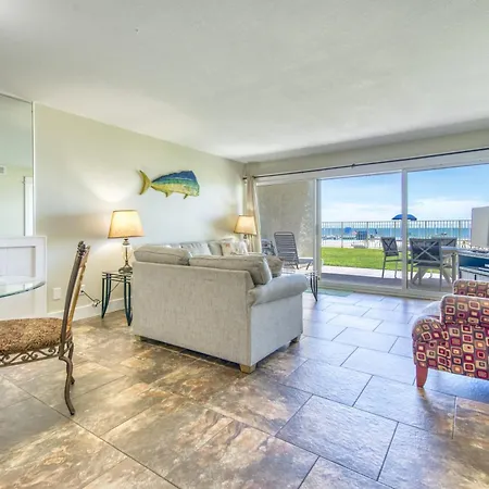 Beach House Condominiums C103 - Beachfront With Pool, Wifi, & Beach Service